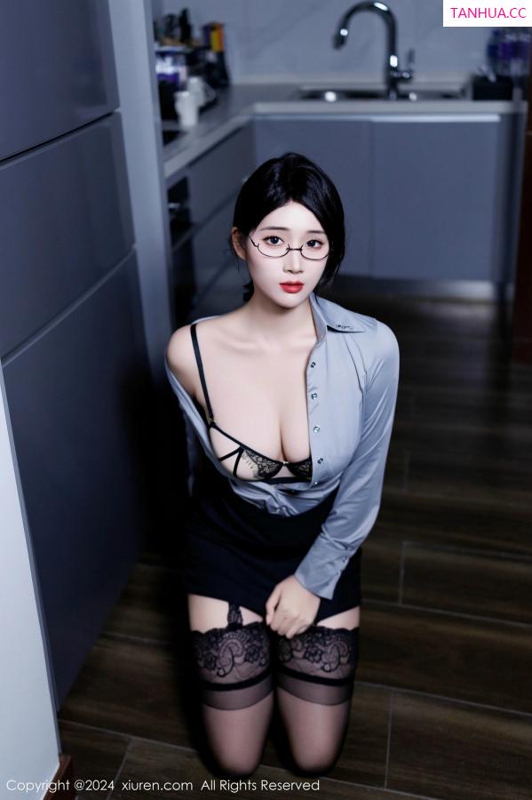   [XiuRen]高清写真图 2024.12.09 No.9567 南乔 OL美腿第40张图片